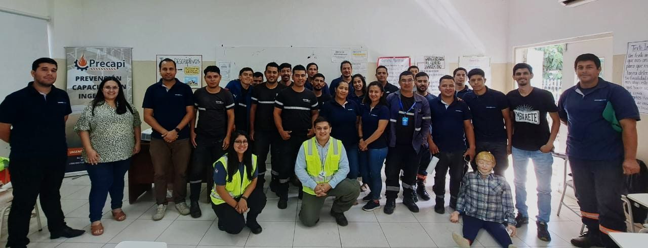 Grupo capacitado en seguridad industrial